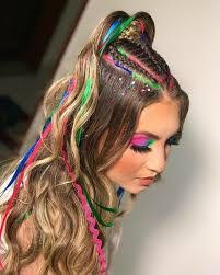 Aline Cortez's Instagram, Twitter & Facebook