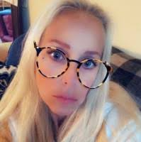 10 "Laureen Ryan" profiles