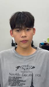 대구남자머리 #쉐도우펌 ✔️뚱뚱한 부분을 슬림 하게 잘랐을 때 커트만 했을 때 뚱뚱해 보이지 않습니다 고객님은 쉐도우 펌 원하셨지만  컬은 아직 남아있는 상태여서 고객님하고 충분한 상담 후 다운펌 만 들어갔습니다 #남자머리잘하는곳 #동성로미용실 #대구미용실 #