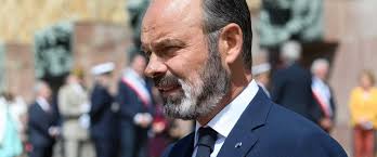 According to le parisien, which quotes inserm figures, vitiligo affects 0.5 to 1% of the world population. Une Maladie Edouard Philippe Brise Le Silence Sur Sa Barbe Blanchie Gala