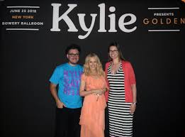 A method of contact between a service provider, such as a hotel collection service, or car hire provider, and the arriving client at an airport or railway station. My Kylie Vip Meet And Greet Story Kylieminogue