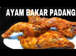 Mencicipi ayam bakar kecap (foto : Resep Ayam Bakar Padang Ala Uni Cheche Youtube