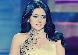 أثارت الفنانة رانيا يوسف، مؤخرا، الجدل ووجه إليها سيل من الانتقادات وخاصة على وسائل التواصل الاجتماعي، بسبب إطلالاتها الأخيرة، خلال الحفل الختامي لمهرجان القاهرة السينمائي في دورته الـ40. Ù‡Ù† Ø¨Ø§Ù„ØµÙˆØ± 3 Ø²ÙŠØ¬Ø§Øª ÙÙŠ Ø­ÙŠØ§Ø© Ø±Ø§Ù†ÙŠØ§ ÙŠÙˆØ³Ù Ø£ÙˆÙ„Ù‡Ù… Ø¨Ø®ÙŠÙ„ ÙˆØ§Ù„Ø«Ø§Ù†ÙŠ Ù†ØµØ§Ø¨