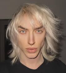 yazılmış en iyi kurgusal karakter ? : r/veYakinEvren