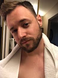 Bearded me was such a chad. Constantly surrounded by women. Bound to be  married at any second. DISTRACTIONS. This is blizzcon. And I am ready. With  the most focused deep handle bar