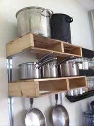 A continuación, te ofrecemos algunos trucos para realizar muebles reciclados a partir de estas estructuras. Ideas Para Fabricar Muebles De Pales De Madera Para La Cocina Mil Ideas De Decoracion