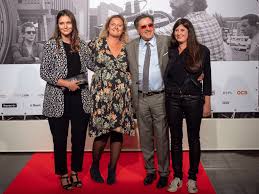 Nous avons partagé des années d'insouciance assez. Emmanuelle Et Daniel Auteuil Decouvrez Leur Fille Nelly Aujourd Hui Adulte