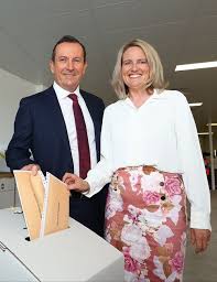 Mark mcgowan is an australian labor party politician who has been premier of western australia since 17 march 2017. Wa Election 2021 A Politician Being Lauded Like An Instagram Idol Makes No Sense But This Is A Wa State Election Like No Other