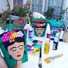 Pies Para Que Los Quiero Si Tengo Alas Para Volar Dibujo Pies Para Que Los Quiero Si Tengo Alas Para Volar Puedo Escucharla Tantas Veces Y Siempre Encontra Macetas Pintadas Macetas Decoradas Manualidades