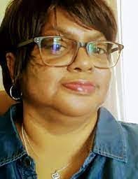 Donna Tomasek's Instagram, Twitter & Facebook