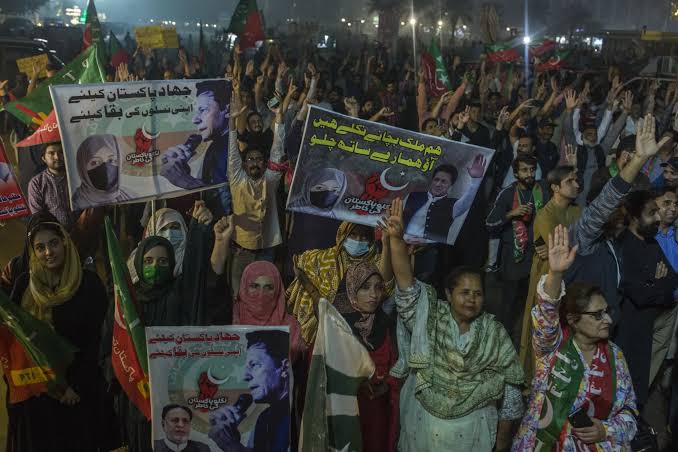 Imran Khan Tells Supporters to Gather in Islamabad on Nov. 26 - Bloomberg