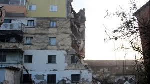 Πάνω από 120 σεισμοί σε λιγότερο από 20 ώρες έχουν σημειωθεί στα στενά του πατραϊκού κόλπου ανάμεσα σε αχαΐα και αιτωλοακαρνανία. Seismoi Syzhthseis Prokaloyn Ta Symbanta Se Episthmones Texniko Kosmo Economix