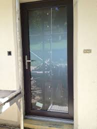 Le vitrage anti effraction est classifié par catégories selon leur niveau de résistance aux chocs. 26 Juin 2012 N Gel Fenetre Concepteur Et Poseur De Fenetres Et Portes Pvc Sur Mesure