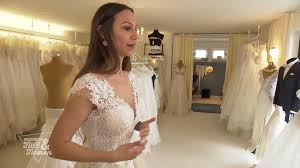 Keine frage, die suche nach dem richtigen brautkleid ist für die frau der schönste höhepunkt der hochzeitsvorbereitung. Https Www Vox De Videos Das Kleid Muss Taschen Haben 5d1b5bb11d90da357873530e Html 2021 06 09t10 51 50 02 00 Https Vodvmsusoaws Cf Rtl De Proxy1111 Vms World 5d1b5bb11d90da357873530e 59e5c1cca2ea50610467a2a2 Vod Progressive