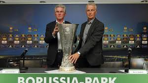 Uefa women's champions league united by women's football trofeo angelo dossena uefa germany (45) bundesliga 2. Borussia Monchengladbach Begrusst Den Uefa Pokal Und Jupp Heynckes
