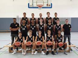 With the addition of a video game console in our home, my brothers and i used to spend as many hours playing sports in front of the tv as we did outside. Mu16 Ol Tusli Basketball
