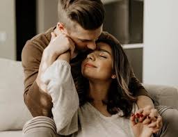 Daphne (amanda bynes) locuieşte în new york cu mama ei (kelly preston). Cele 4 Lucruri Pe Care Un Barbat Le Va Face Daca Te Vrea In Viata Lui Andreea Raicu