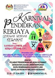 Yang turut hadir ialah ketua penolong pengarah btp wpkl, zainuddin othman; Buku Program Karnival Kerjaya Sr Kearamat 2019