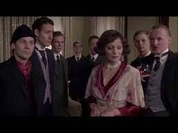 Le titre est une allusion à allemagne année zéro (germania anno zero) de roberto rossellini. Allemagne 1918 1 2 Youtube