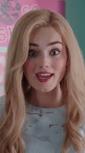 Miriam Young's Instagram, Twitter & Facebook