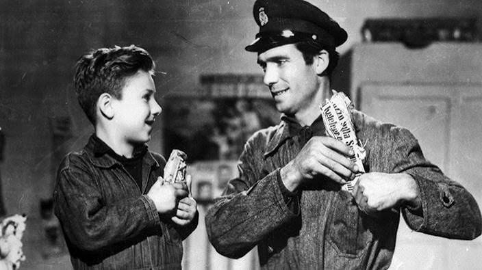 The Enduring Portability of Bicycle Thieves – Establishing Shot