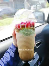 Cara membuat cendol yang dikenal dengan sebutan biji dawet ini memiliki bentuk bulat lonjong kecil. Resepi Cendol Layer Resepi Merory Sedap Betul
