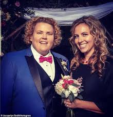 Maybe you would like to learn more about one of these? Comedian Fortune Feimster Weds Fiancee Jacquelyn Smith In Malibu After Over Five Years Of Dating Aktuelle Boulevard Nachrichten Und Fotogalerien Zu Stars Sternchen