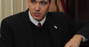 Puckett takes office