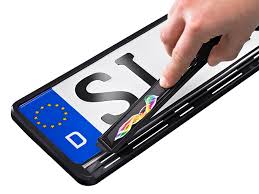 Le fait de coller un sticker ou un autocollant sur votre plaque d'immatriculation est donc bel et bien interdit par la loi. Support De Plaque D Immatriculation