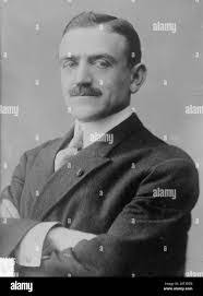 Leo Stanton's Instagram, Twitter & Facebook