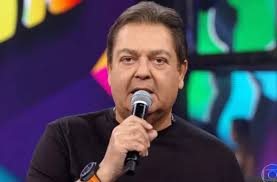 Erika schneider, de 28 anos, relembra bullying na adolescência por causa do corpo magro e comenta plásticas. Luan Santana Faz Faustao Chorar Durante As Gravacoes Do Ding Dong