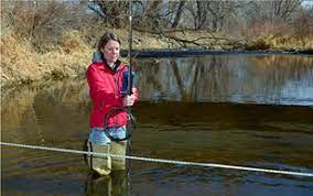 Le contenant n'a pas d'importance, mais il vaut mieux favoriser le verre ou la terre cuite au plastique. Eaux De Surface Ott Hydromet Ch