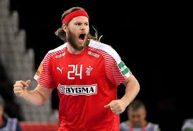 The select numero 10 soccer ball has been used Gensheimer Duvjnak Hansen Die Grossen Stars Der Handball Wm