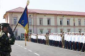 Liceul militar din craiova a fost inaugurat, în prezenţa regelui carol i, în anul 1885, iar apoi. Colegiul Militar Tudor Vladimirescu Si A Redeschis PorÅ£ile DupÄƒ 18 Ani Cuvantul LibertÄƒÅ£ii