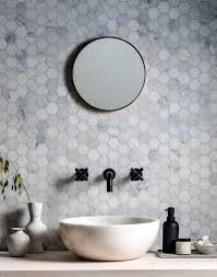 Alsace Honed Marble Hexagon Mosaic Tile Mandarin Stone Bathroomtile In 2020 Badezimmer Mit Mosaik Fliesen Mosaik Fliesen Bad Marmorfliesen Badezimmer