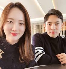 김지원(30) 아나운서(왼), 취준생과 주고받은 장문의 메시지(오). ê¹€ì§€ì› ì•„ë‚˜ìš´ì„œ ë‚¨íŽ¸ ëˆ„êµ¬ ì™¸êµ­ê³„ ì»¨ì„¤íŒ… íšŒì‚¬ ê·¼ë¬´ ë§¤ì¼ì‹ ë¬¸