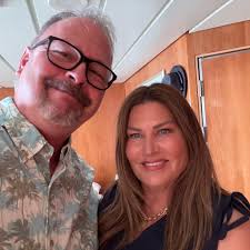 Just an example of some of the sweet text messages ive received i blocked  out the number because im better than they are