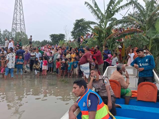 পাবনায় যমুনা নদীতে গোসলে নেমে দুই স্কুলছাত্র নিখোঁজ - ঢাকা ম্যাগাজিন