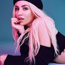 She Looks Sooooo Good On All Of Her Pictures Avamax Sweet Beauty Beautiful Music She Looks Sooooo Good On All Of Her Celebrities Ava Pretty People