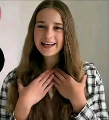 Guy's tell me how do I look here 🤔 I