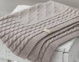 Manta De Bebe Gris Manta Tejida A Mano Manta De Bebe De Lana Etsy In 2021 Baby Boy Blankets Wool Baby Blanket Knitted Baby Blankets