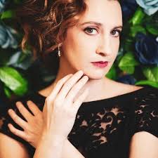 Lindsay Kesselman (@linzkesselman)