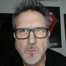 Stream Lucia Hull music