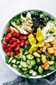 Easy Weeknight Dinner Party Delicious Italian Salad Chelsea S Messy Apron Or Pair With Annie S Red Wine In 2021 Italian Salad Recipes Italian Salad Dinner Salads