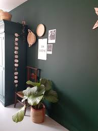 classic car by flexa studioisalot slaapkamerideeen donkergroene muren lange woonkamers