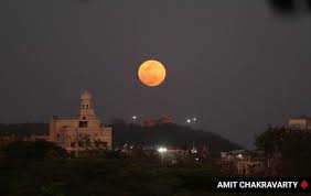 It is also the second of the two supermoons this year, which is a full moon that will appear to be slightly plan your day. Super Flower Moon 2020 Live Updates Date Timings In India How To Watch Live Streaming Of Full Moon Today In India
