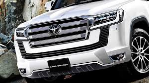 Нового поколения поклонники ждали с замиранием сердца. Ozvuchili Datu Premery Toyota Land Cruiser 300 7d7