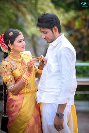 Shopzters Is A South Indian Wedding Website Indian Wedding Couple Wedding Couple Poses Photography Wedding Couples Photography