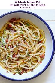 Spaghetti Aglio Olio Instant Pot Fun Food Frolic Recipe In 2020 Instant Pot Pasta Recipe Olio Recipe Instant Pot Recipes