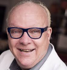 QX listar öppna regnbågspersoner i valet som du kan kryssa in!